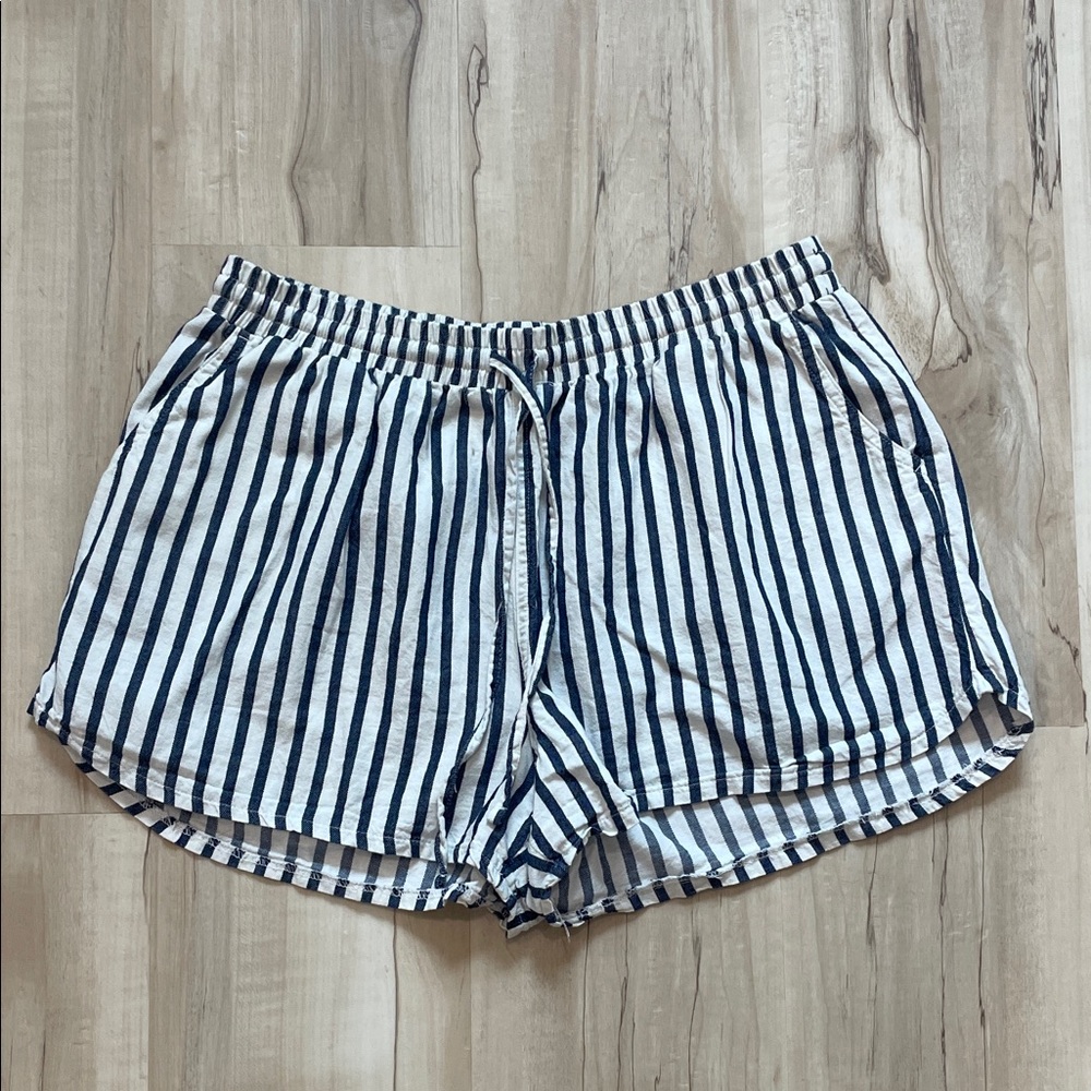 Universal Thread Navy and White Striped Shorts